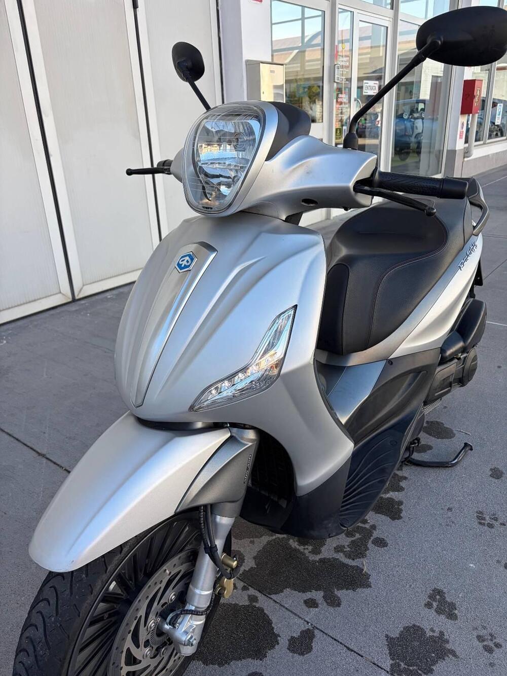 Piaggio Beverly 300 S i.e. ABS-ASR (2016 - 20) (2)