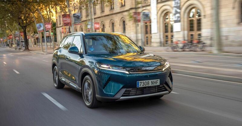BYD Atto 2 DM-i: primo contatto con la versione &#039;super-ibrida&#039; da 1.000 km di autonomia. Best-seller in vista?