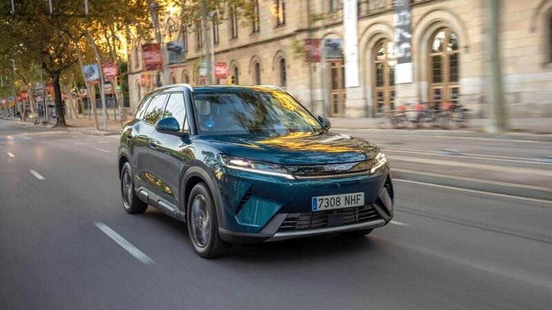 BYD Atto 2 Dm-i: primo contatto con la versione &#039;super-ibrida&#039; da 1.000 km di autonomia. Best-seller in vista?