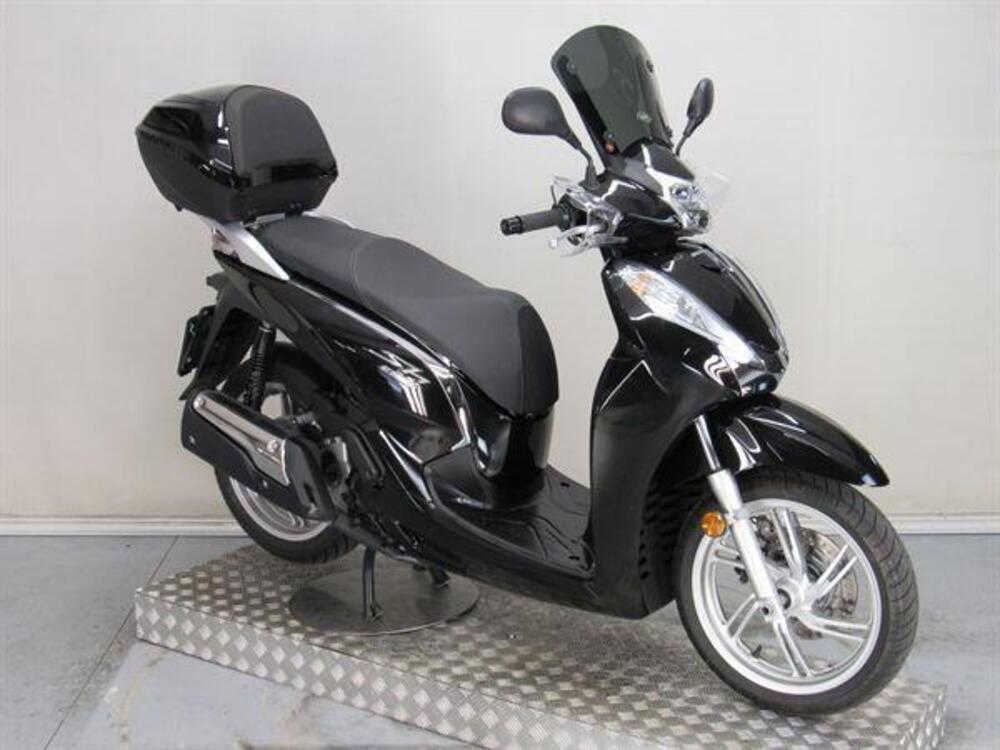 Honda SH 300 i ABS (2016 - 20) (2)