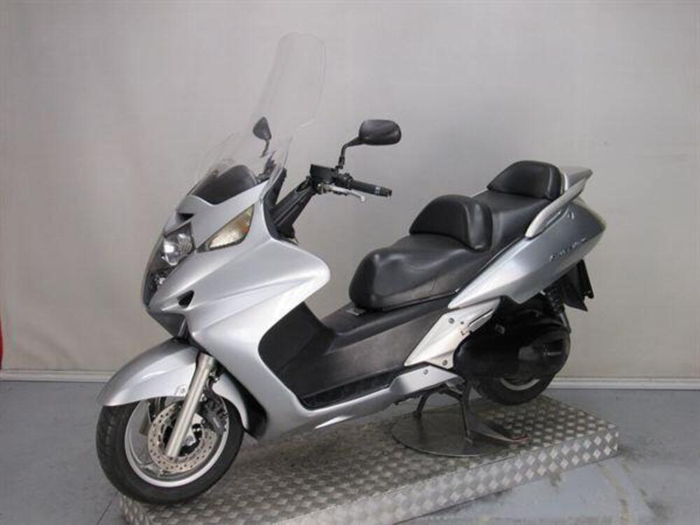 Honda Silver Wing 600 (2001 - 05) (3)