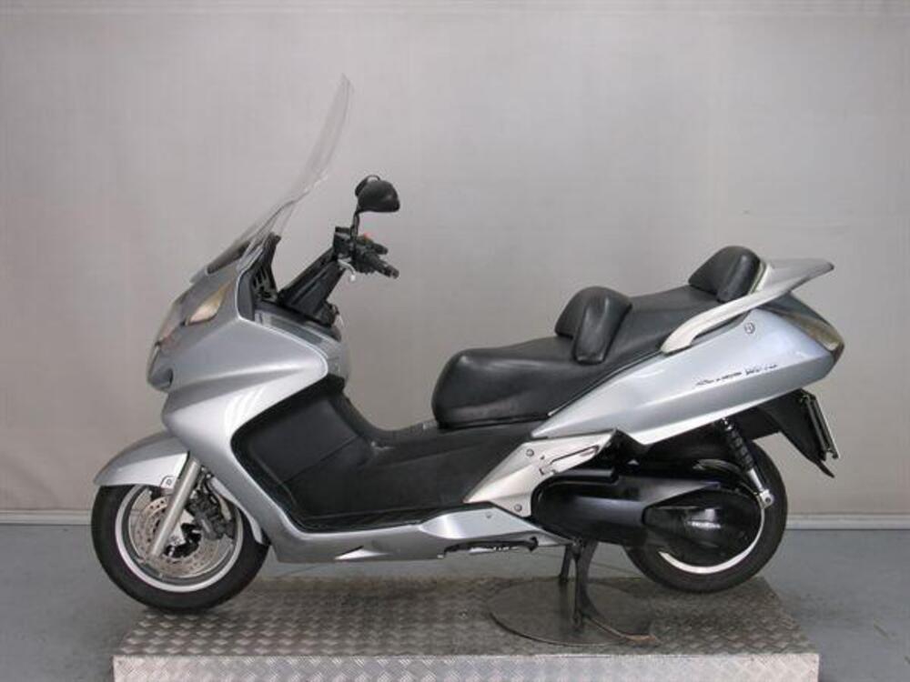 Honda Silver Wing 600 (2001 - 05) (4)