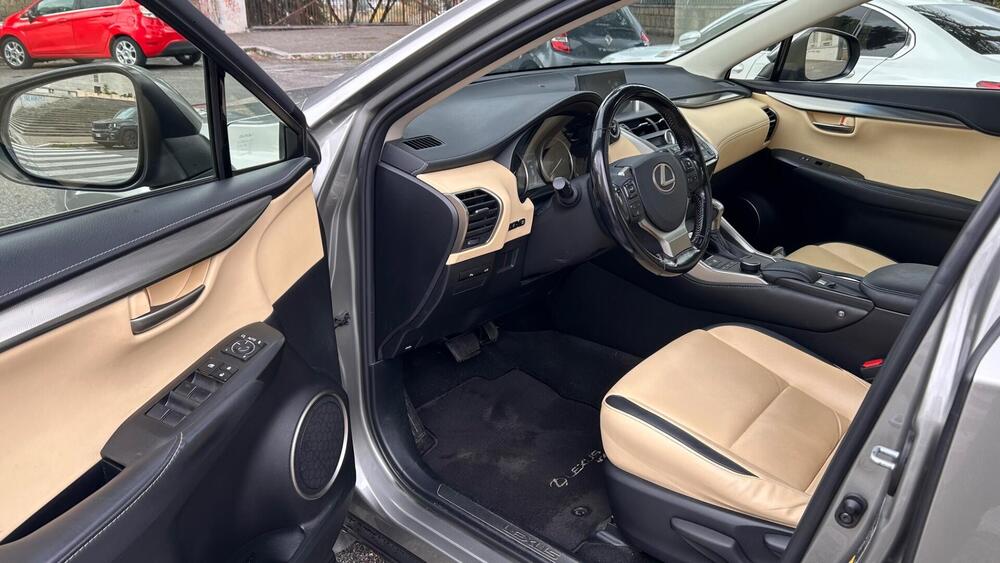 Lexus NX usata a Roma (14)