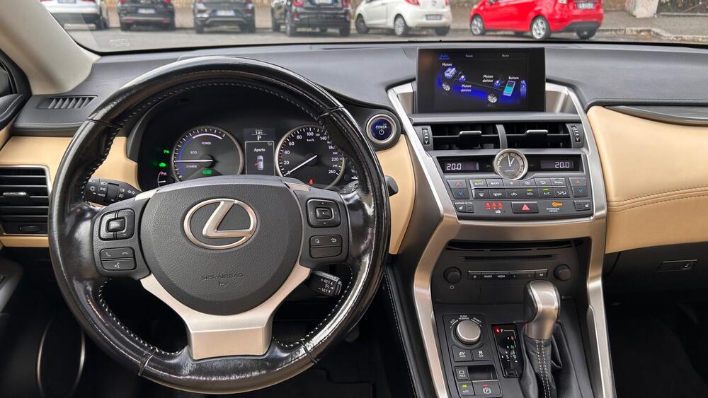 Lexus NX usata a Roma (15)