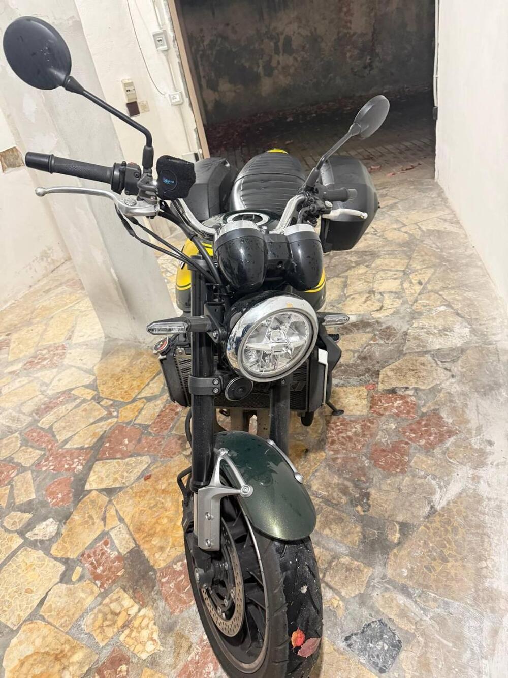 Kawasaki Z 900 RS (2022 - 25) (2)