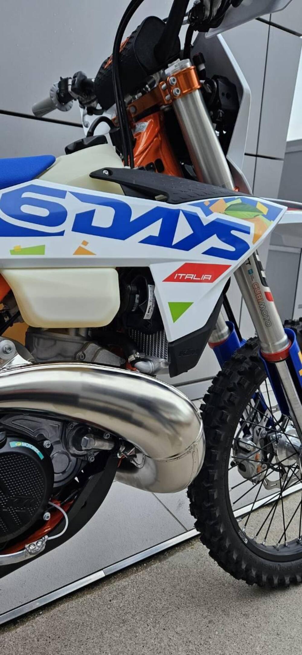 KTM 300 EXC 6Days (2026) (6)