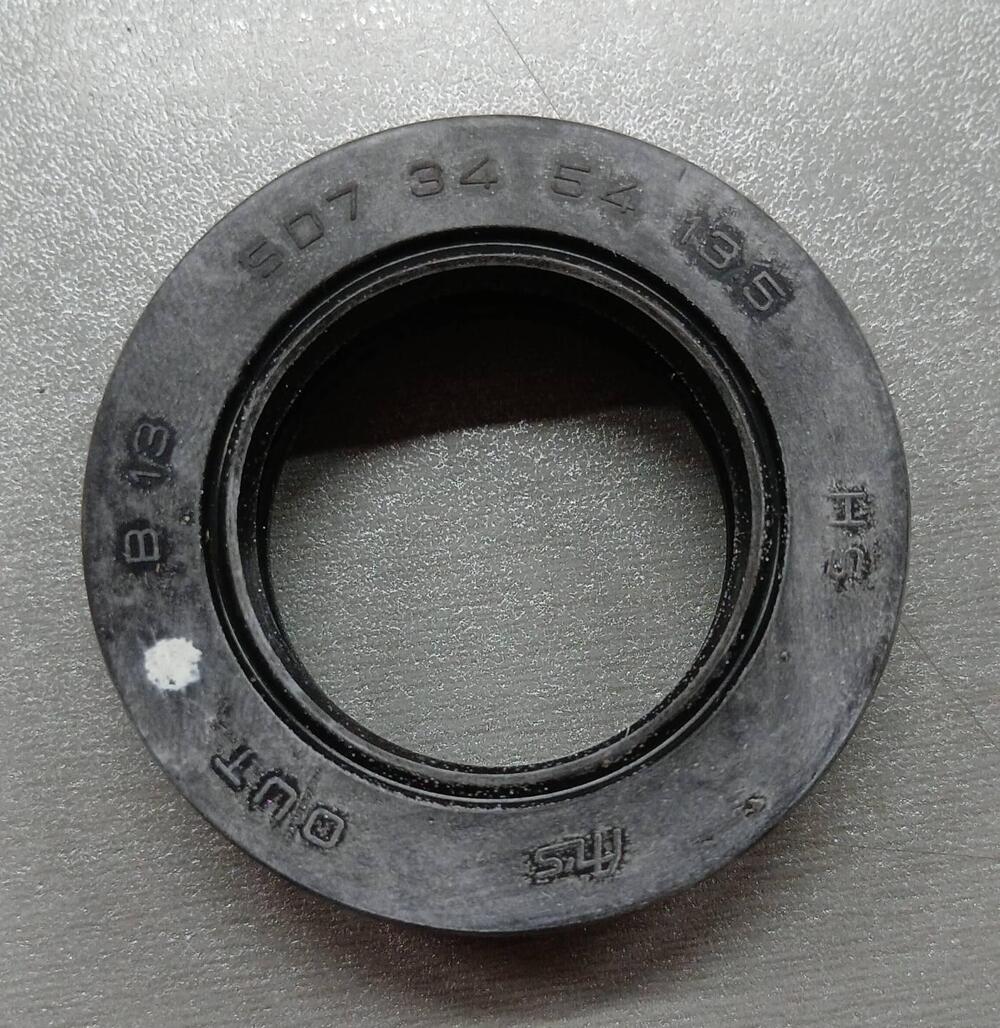 91205MA6003 paraolio 34x54x13.5 Honda