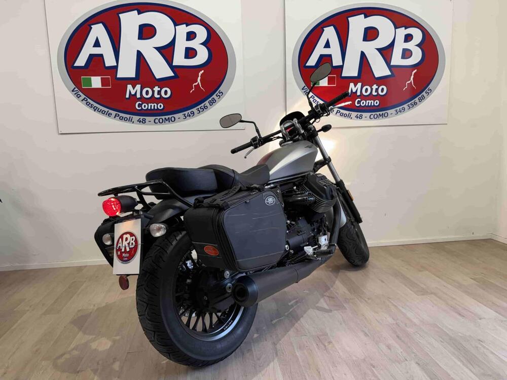 Moto Guzzi V9 Bobber (2016 - 18) (6)