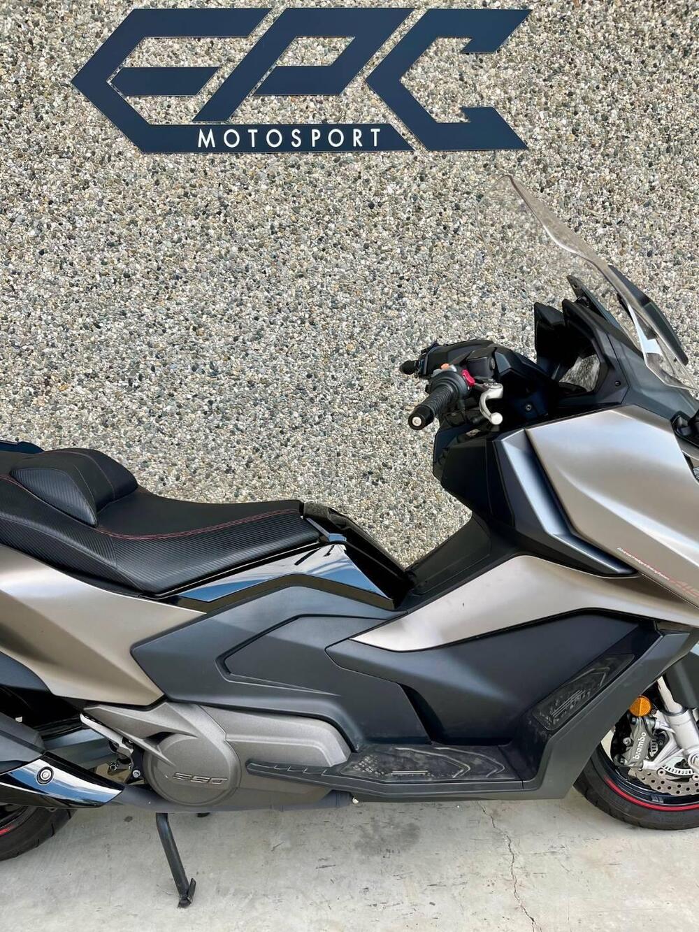 Kymco AK 550 Premium (2023 - 25) (4)