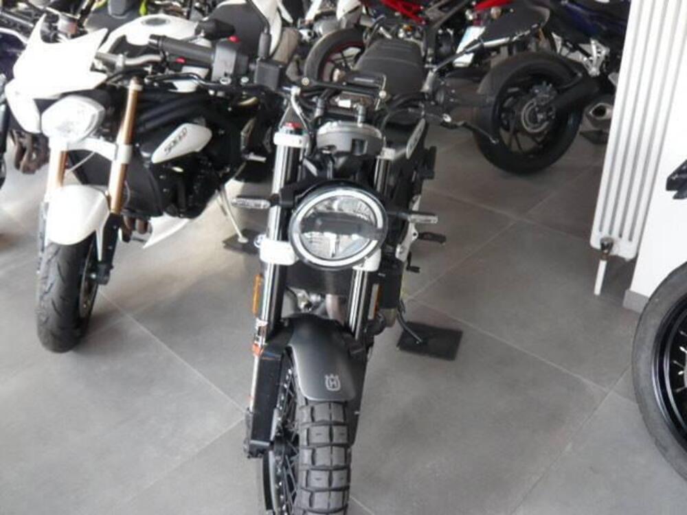 Husqvarna Vitpilen 401 (2021 - 23) (8)