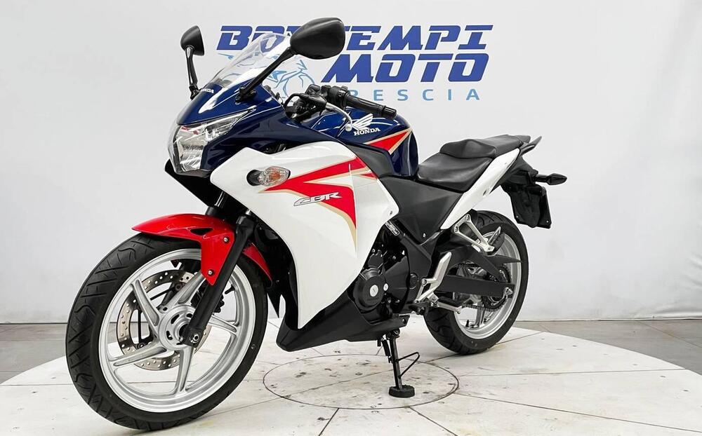 Honda CBR 250 R (2010 - 14) (18)