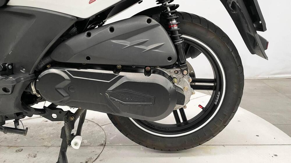 Kymco Agility 200i R16 (2008 - 16) (4)