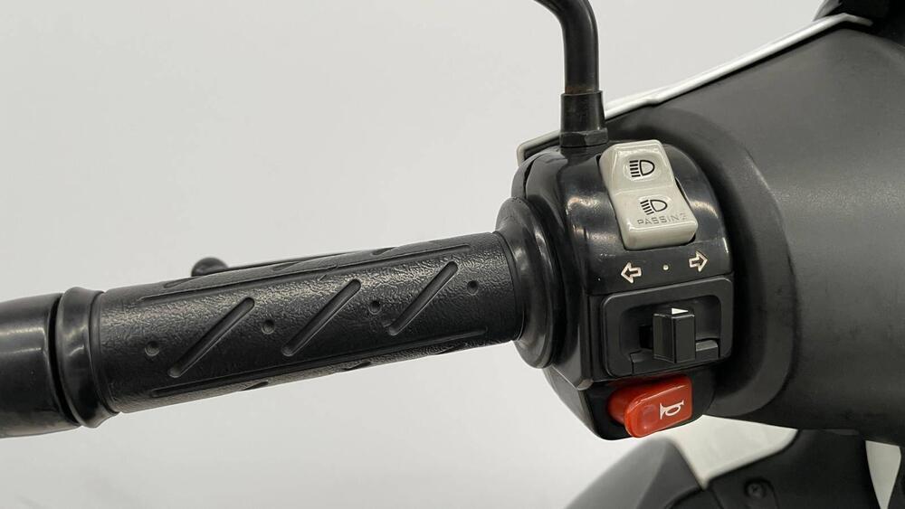 Kymco Agility 200i R16 (2008 - 16) (10)