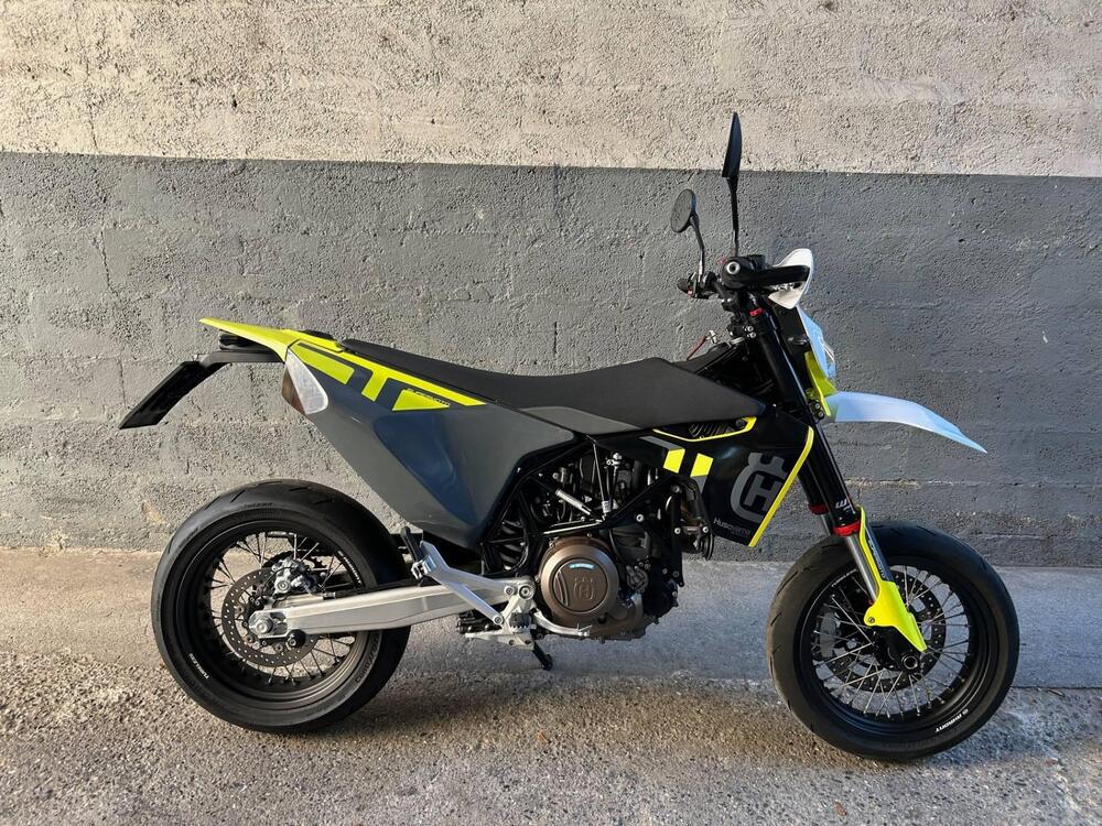 Husqvarna 701 Supermoto (2023 - 25) (4)