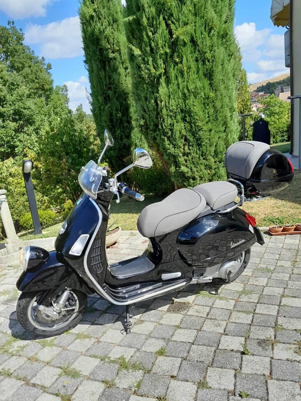 Vespa GTV 300 Via Montenapoleone ABS (2010 - 16) (2)