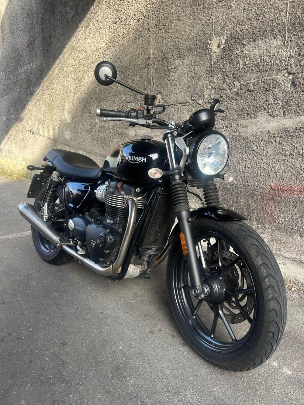 Triumph Street Twin 900 (2017 - 18) (2)