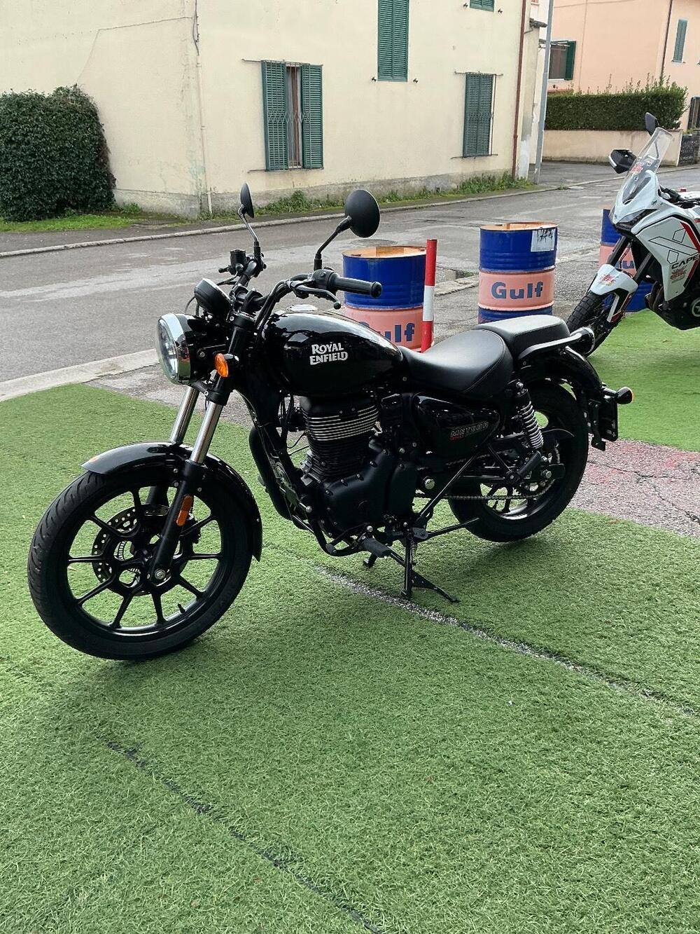 Royal Enfield Meteor 350 (2021 - 26) (4)