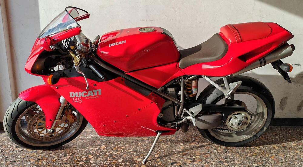 Ducati 748 Biposto (1998 - 03) (2)