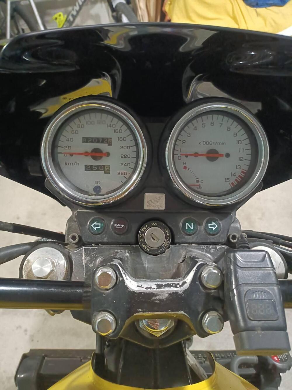 Honda Hornet 600 (2000 - 02) (9)