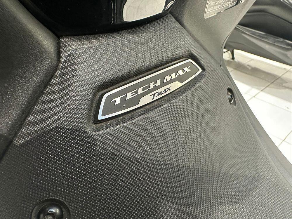 Yamaha T-Max 560 (2022 - 24) (5)