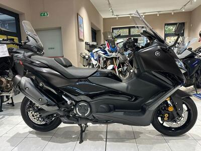 Yamaha T-Max 560 (2022 - 24) usata