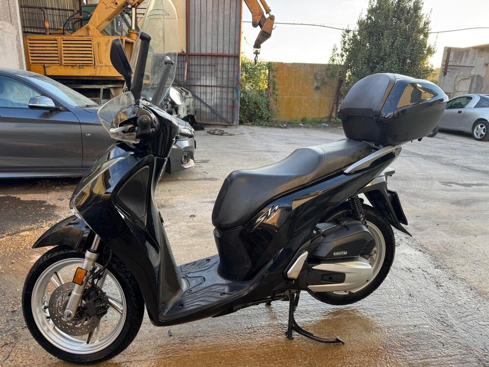Honda SH 150 i (2017 - 19) (8)
