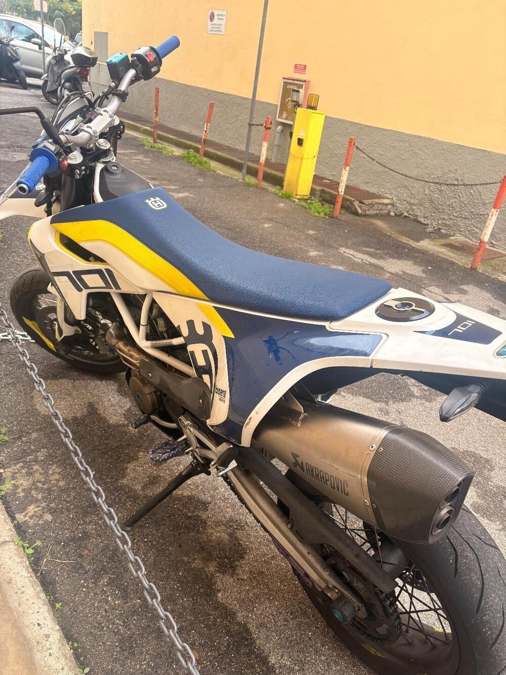 Husqvarna 701 Supermoto (2017 - 19) (2)