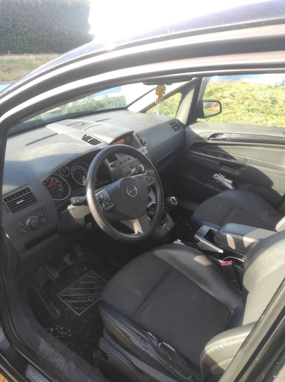 Opel Zafira usata a Torino (5)