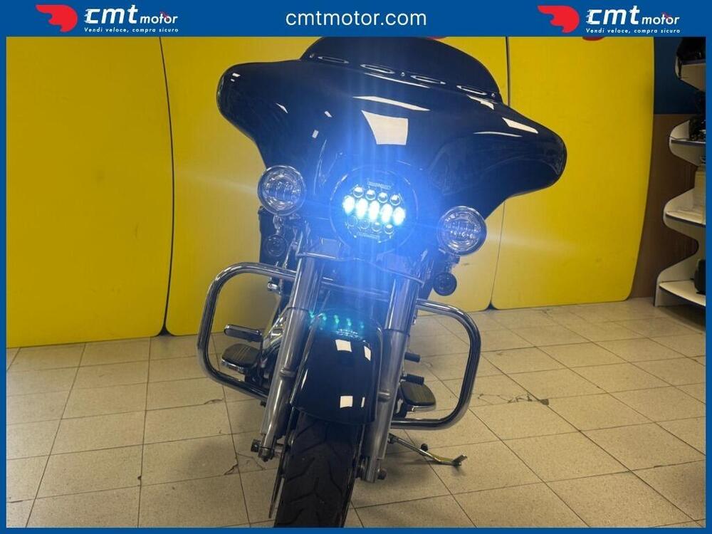 Harley-Davidson 1690 Street Glide (2011 - 13) - FLHX (2)