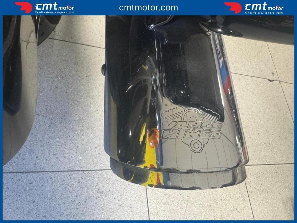 Harley-Davidson 1690 Street Glide (2011 - 13) - FLHX (7)