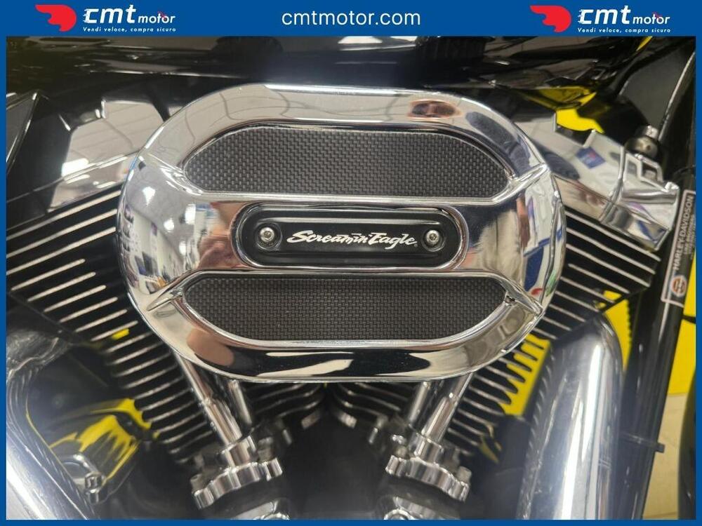 Harley-Davidson 1690 Street Glide (2011 - 13) - FLHX (9)