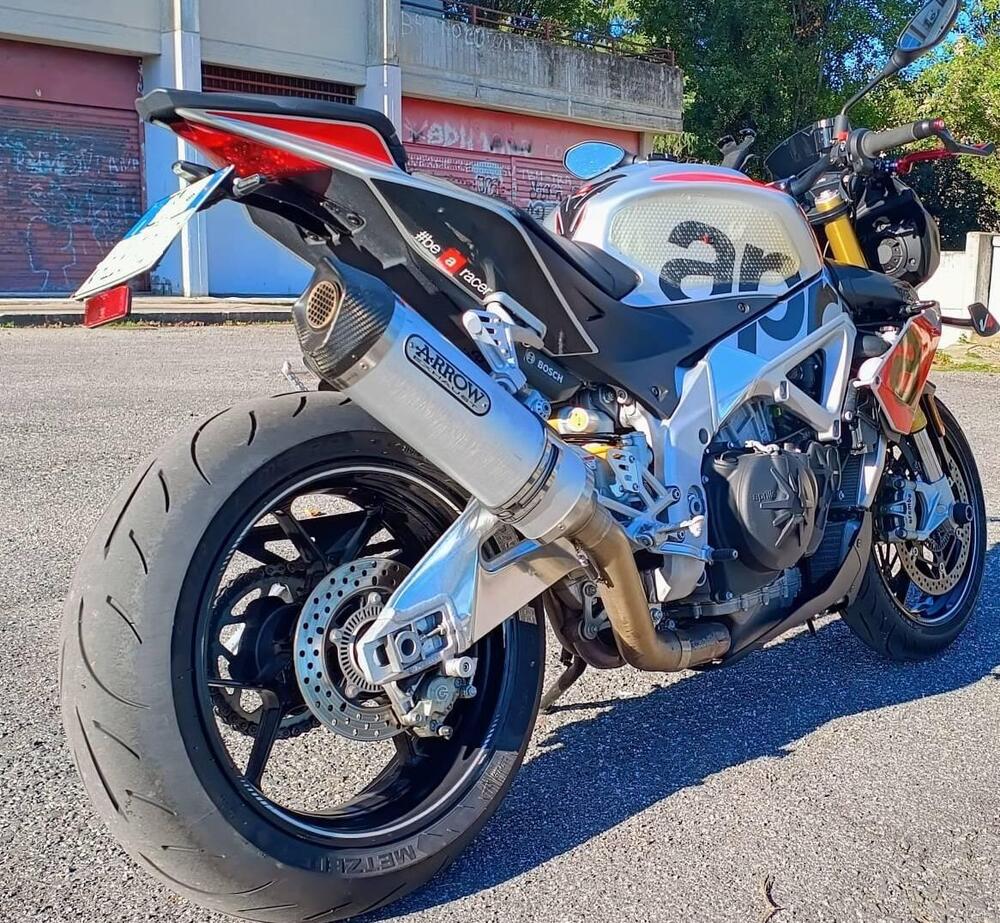Aprilia Tuono V4 RR (2017 - 18) (2)