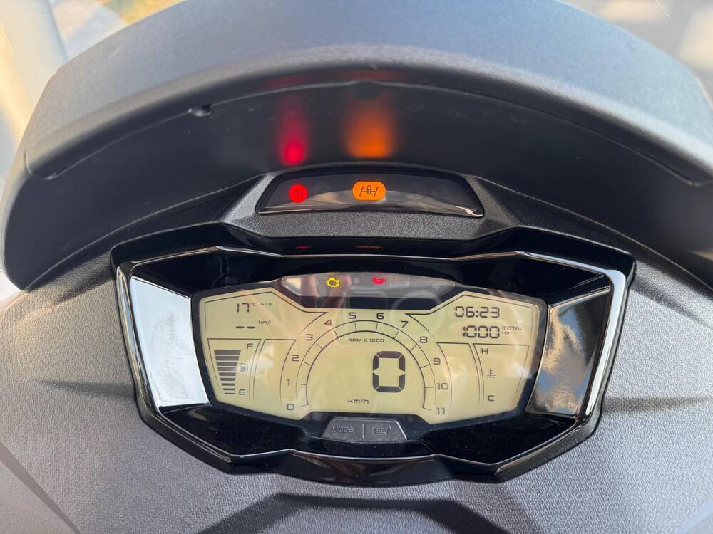 Piaggio MP3 310 Sport (2025 - 26) (3)