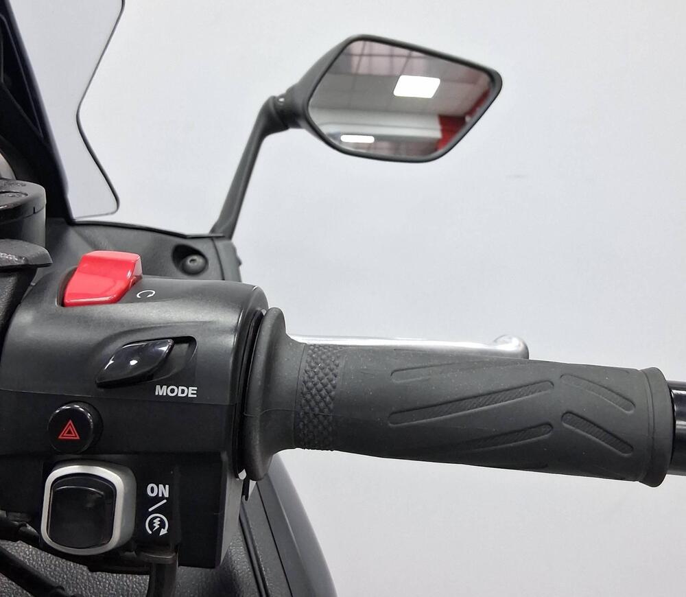 Yamaha T-Max 530 (2017 - 19) (6)