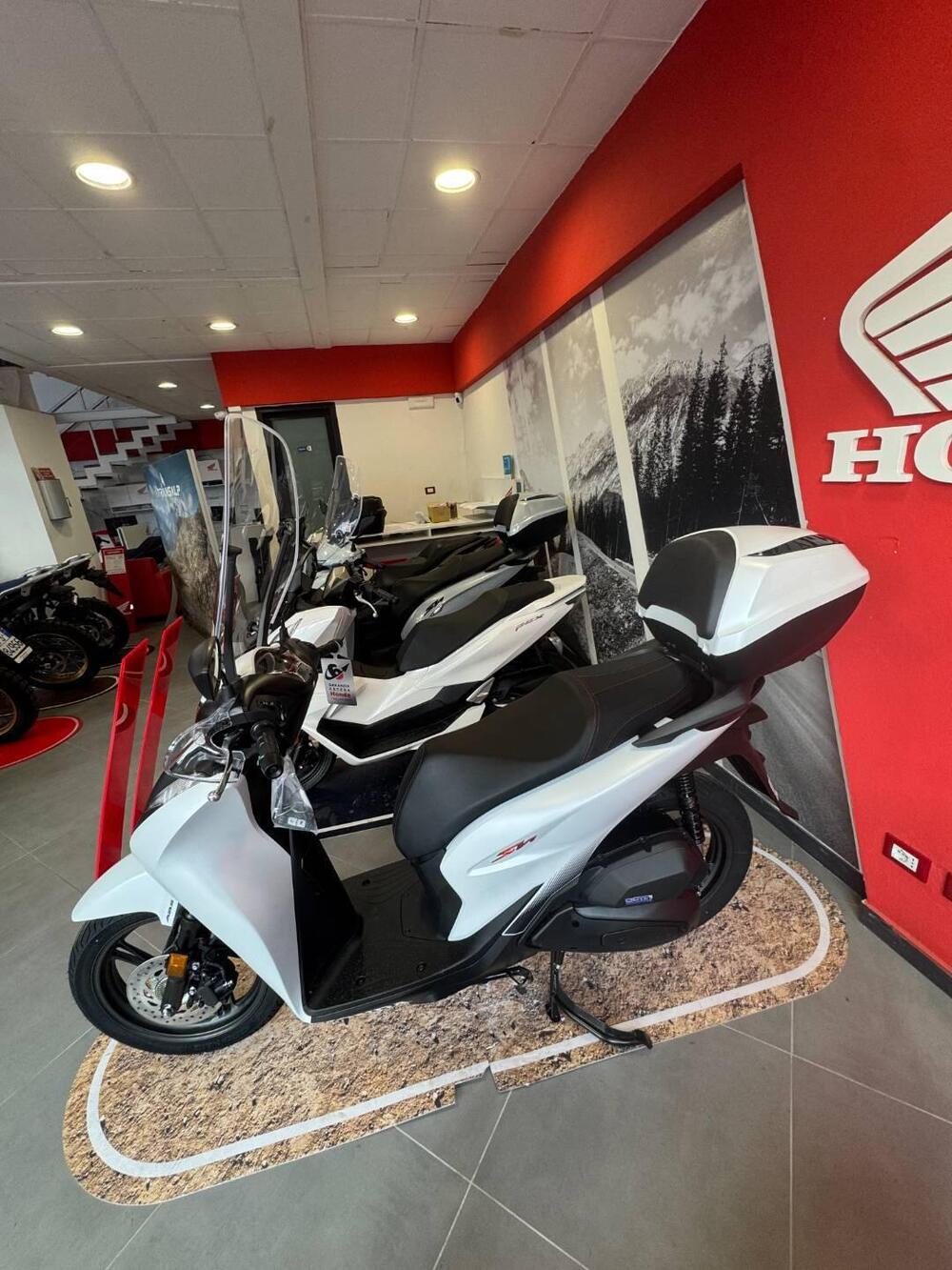 Honda SH 150i Sport (2024 - 25) (4)
