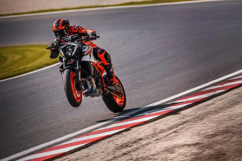 KTM 990 Duke R: ora sappiamo il prezzo della naked austriaca