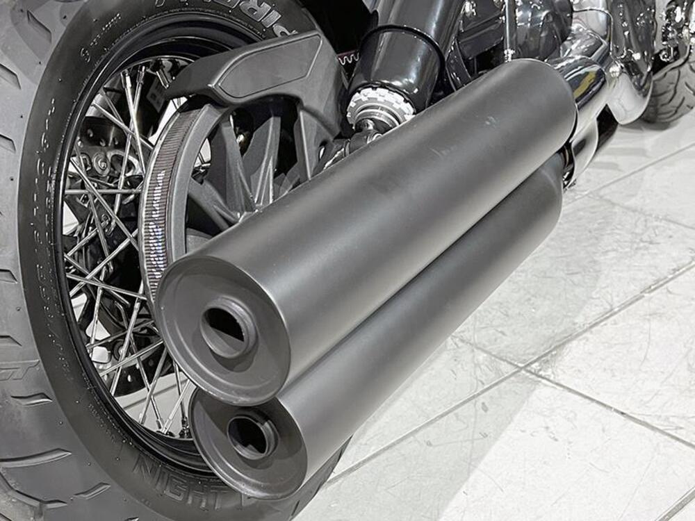 Indian Chief 1890 Bobber Dark Horse (2021 - 26) (4)