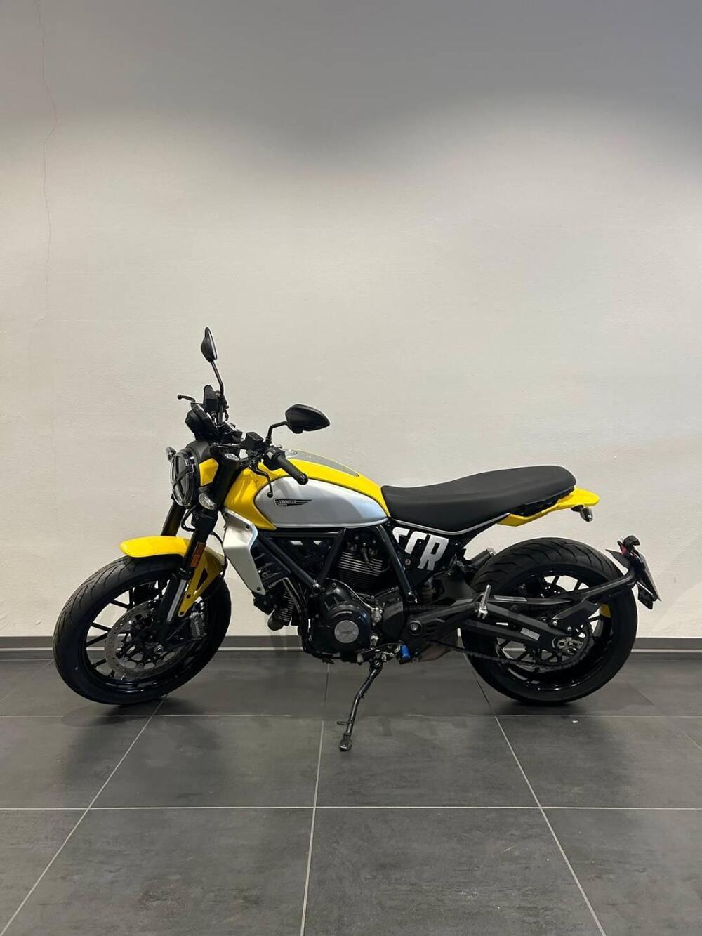 Ducati Scrambler 800 Icon (2023 - 24) (2)