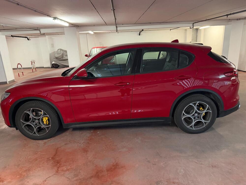 Alfa Romeo Stelvio usata a Imperia (2)