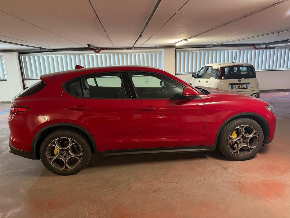 Alfa Romeo Stelvio usata a Imperia (5)