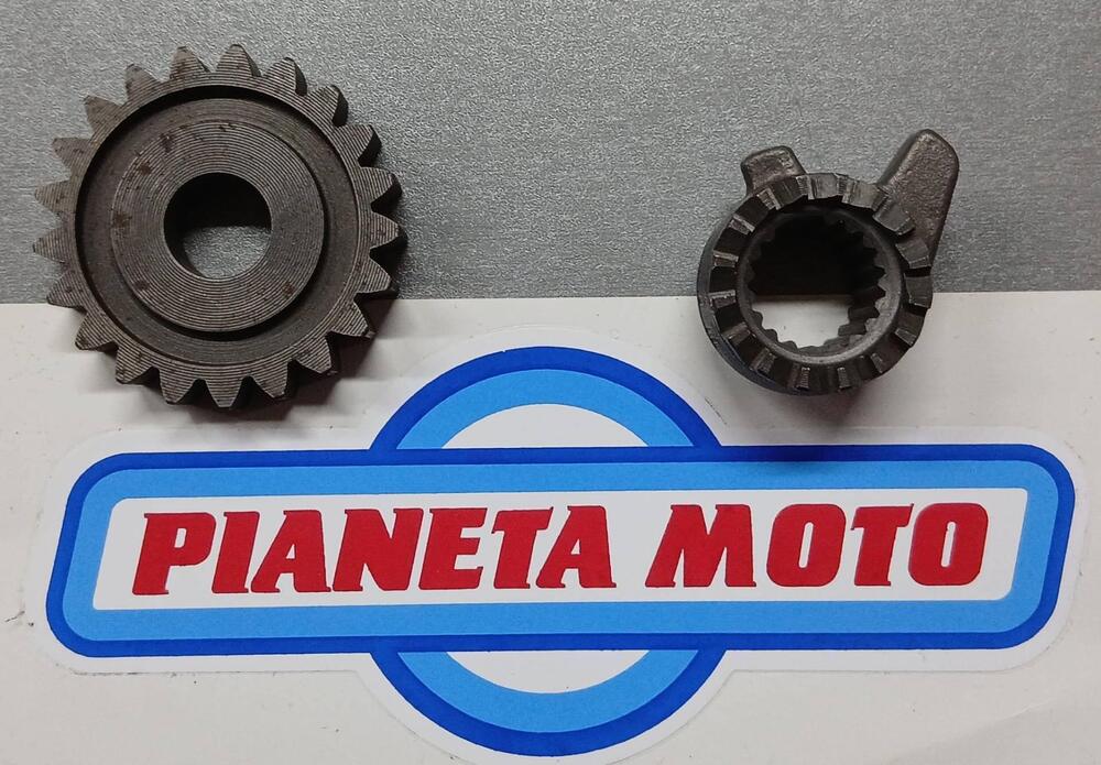 2820AKR1760 Coppia ingranaggi NS 125 Honda (2)