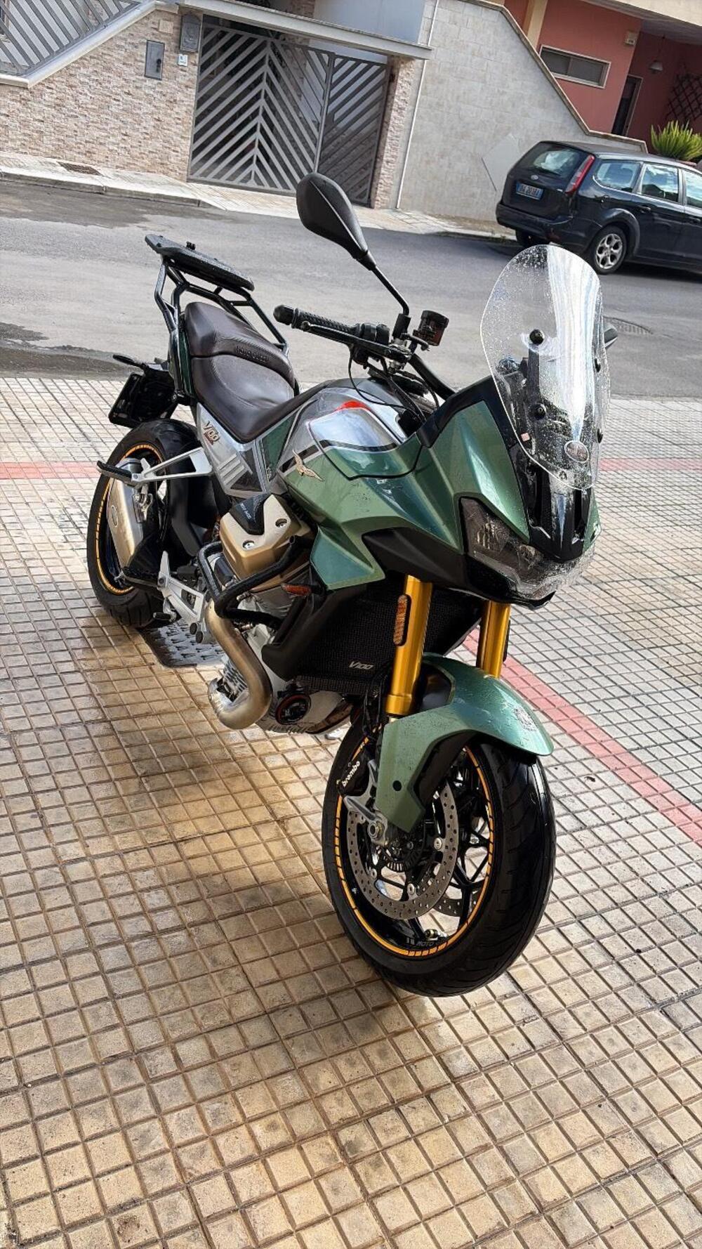 Moto Guzzi V100 Mandello S (2022 - 24)