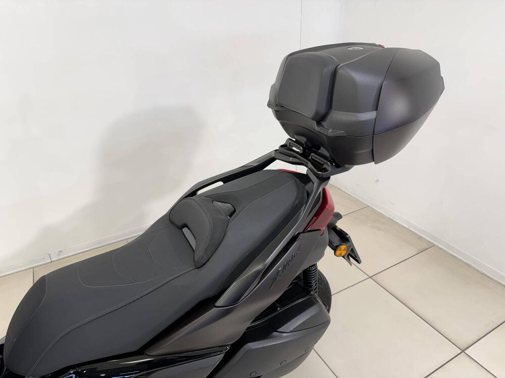 Yamaha X-Max 300 Tech Max (2025 - 26) (9)