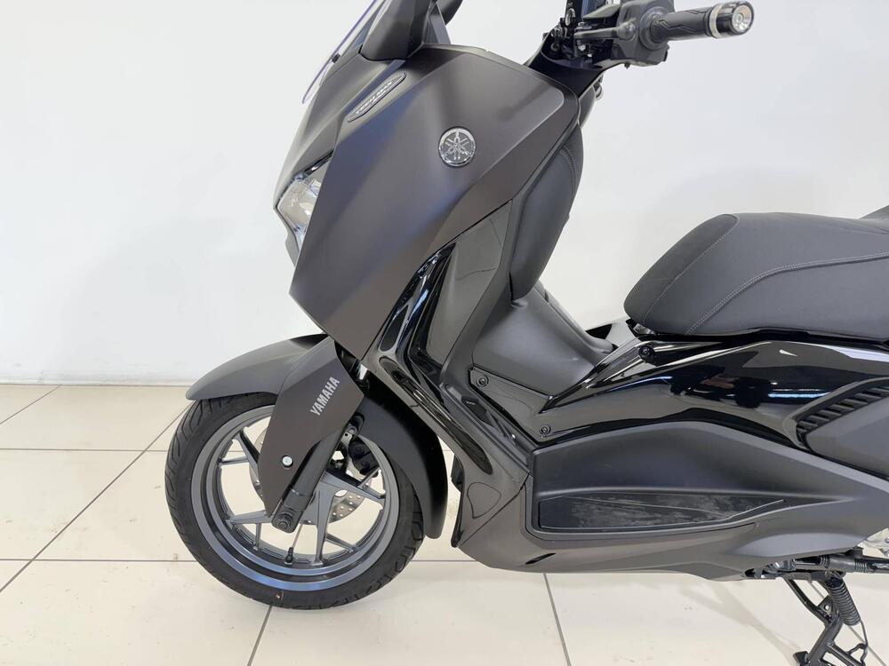 Yamaha X-Max 300 Tech Max (2025 - 26) (13)
