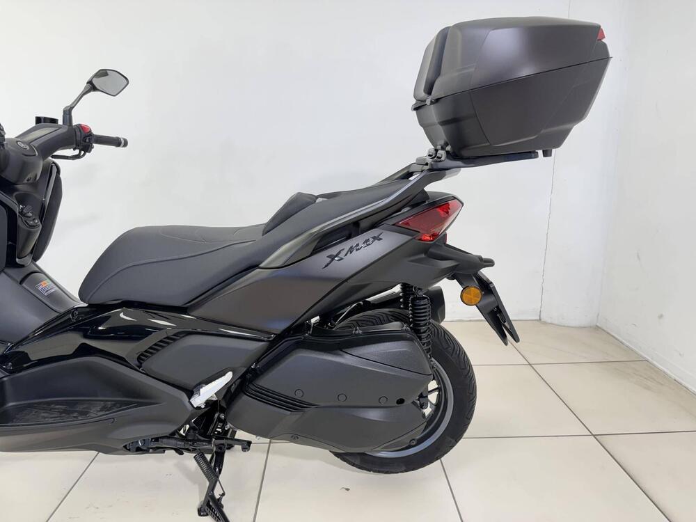 Yamaha X-Max 300 Tech Max (2025 - 26) (14)