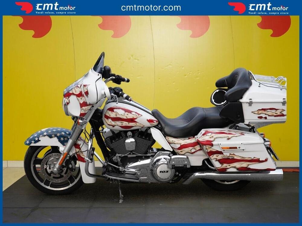 Harley-Davidson 1690 Street Glide (2011 - 13) - FLHX (8)