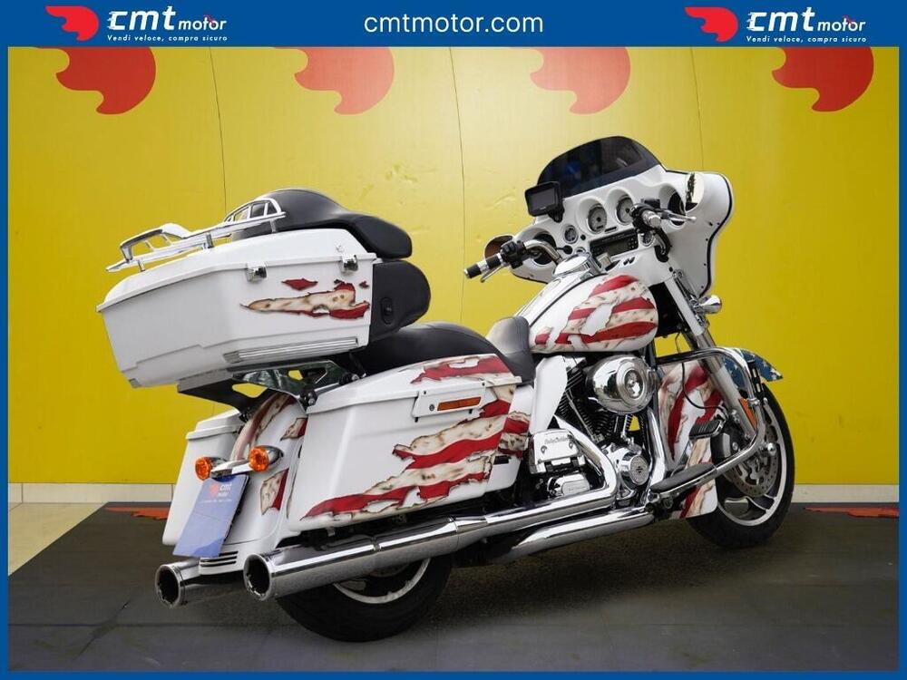 Harley-Davidson 1690 Street Glide (2011 - 13) - FLHX