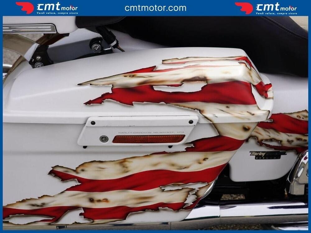 Harley-Davidson 1690 Street Glide (2011 - 13) - FLHX (3)