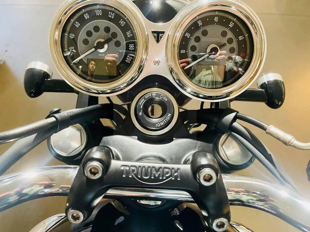 Triumph Bonneville T100 Chrome Edition (2023) (6)