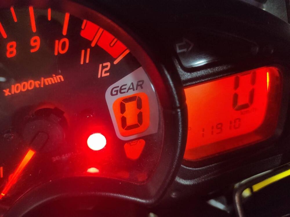 Suzuki Gladius 650 SFV (2009 - 15) (4)